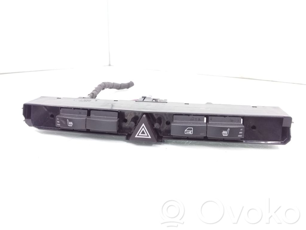 Opel Zafira B Hazard light switch 