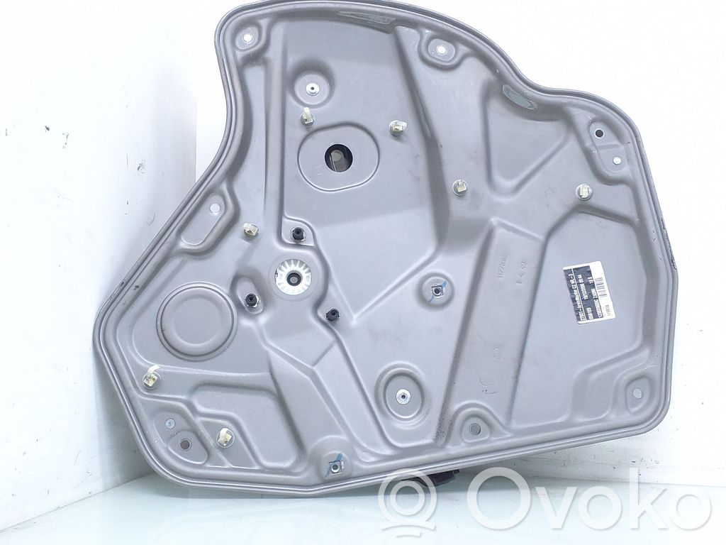 Skoda Octavia Mk2 (1Z) Meccanismo di sollevamento del finestrino posteriore senza motorino 