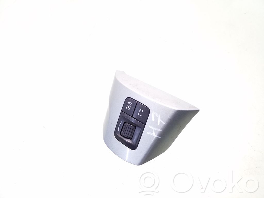Opel Corsa D Pulsanti/interruttori sul volante
