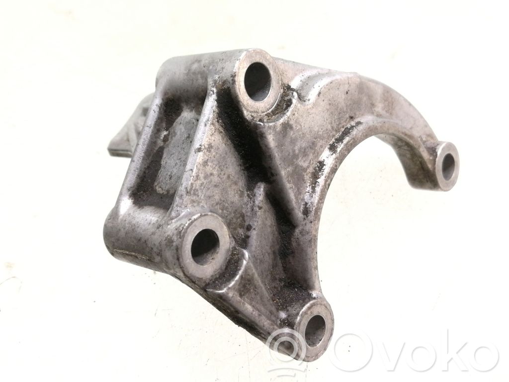 Audi A6 S6 C6 4F Halterung Servopumpe 