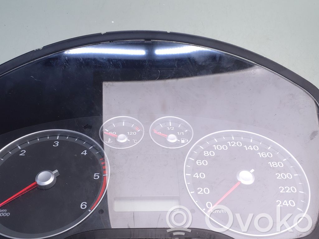 Ford Focus Speedometer (instrument cluster) 