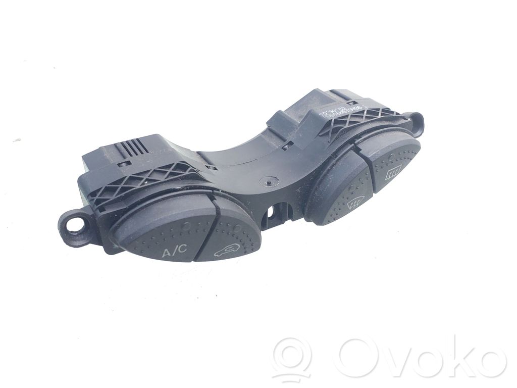 Ford Focus Windscreen/window heater switch 