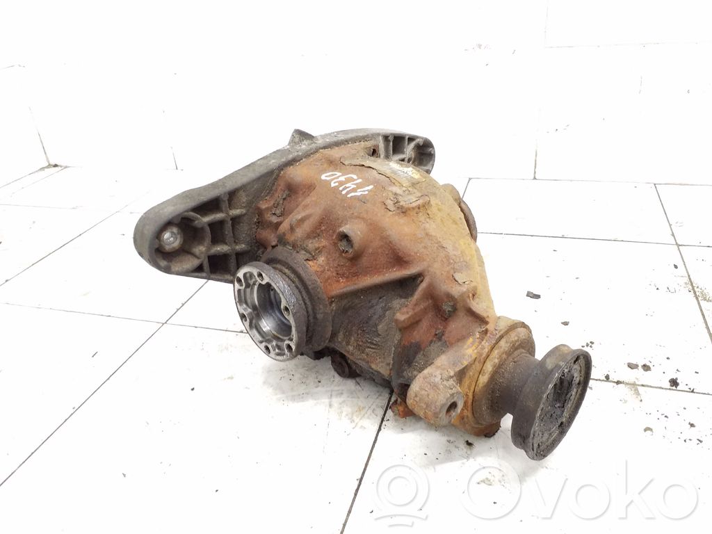 Rear differential   1428484