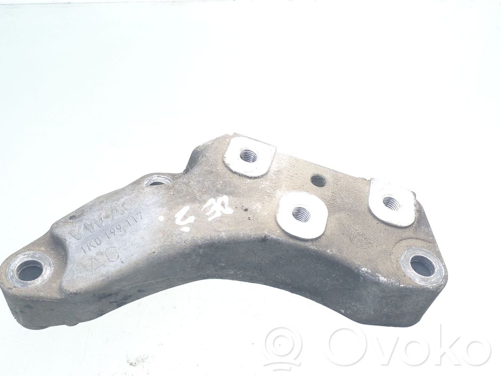 Volkswagen PASSAT B6 Supporto di montaggio scatola del cambio 