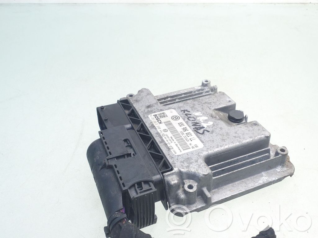 Volkswagen PASSAT B6 Engine control unit/module 