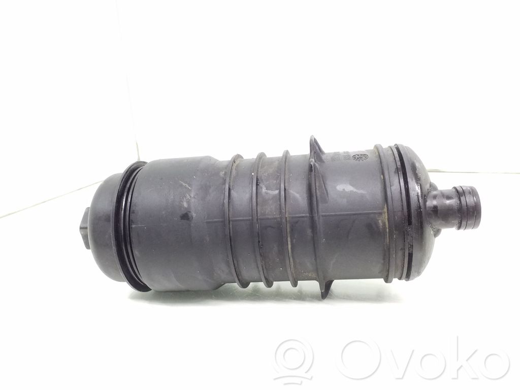 Audi A6 S6 C6 4F Supporto di montaggio del filtro dell’olio