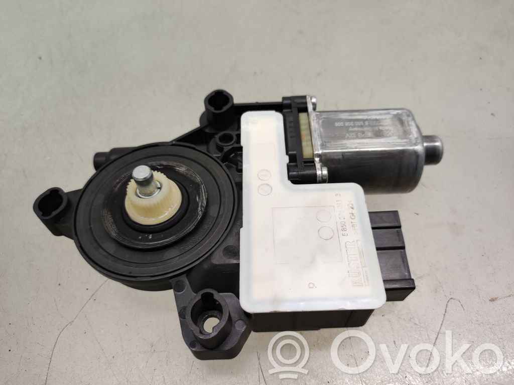 Skoda Fabia Mk3 (NJ) Silnik regulatora szyby drzwi przednich 