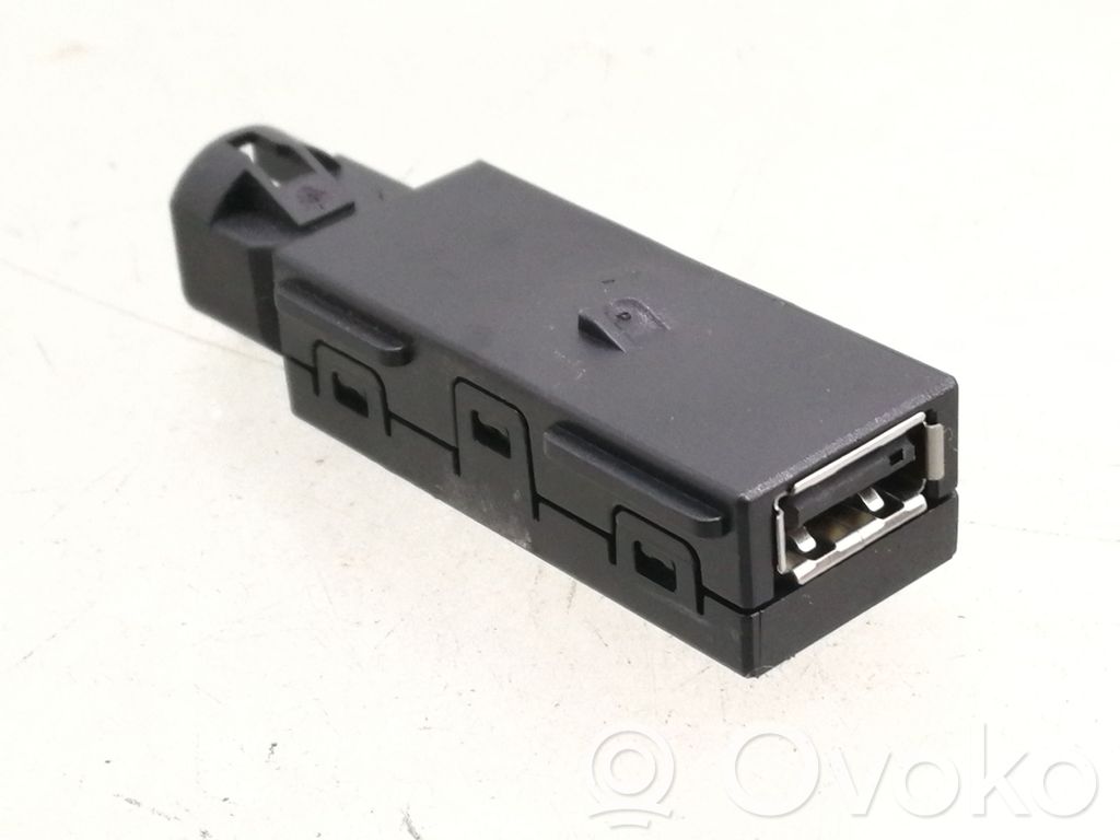 Skoda Fabia Mk3 (NJ) Gniazdo / Złącze USB 