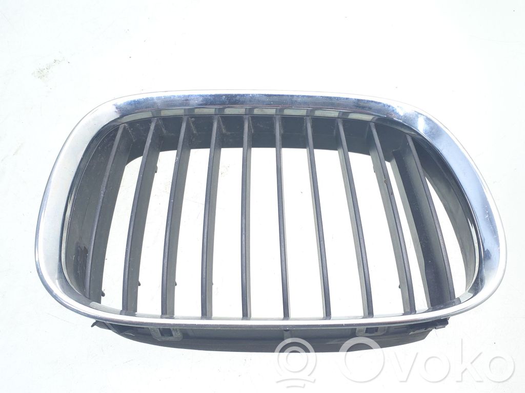 BMW 5 E39 Front bumper upper radiator grill 