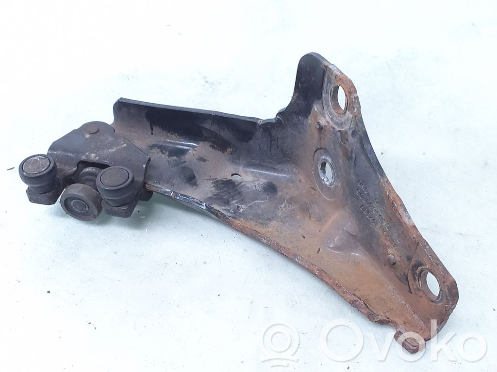 Volkswagen Transporter - Caravelle T5 Guida/cerniera inferiore del rullo del portellone scorrevole 