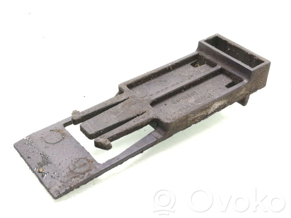 BMW 5 E60 E61 Radiator mount bracket 
