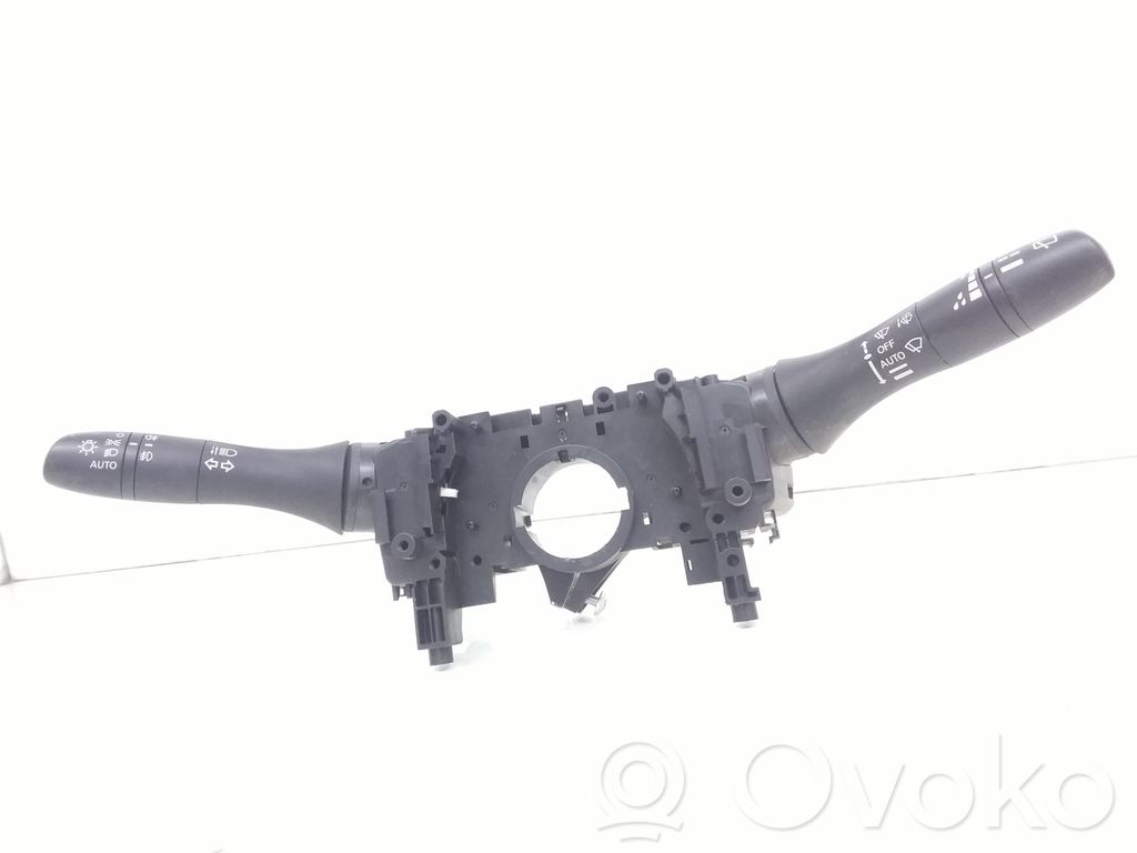 Nissan Qashqai Bloc semnalizator și ștergător parbriz