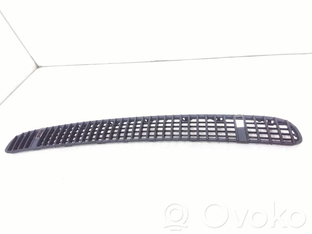Grille calandre de capot   7075312