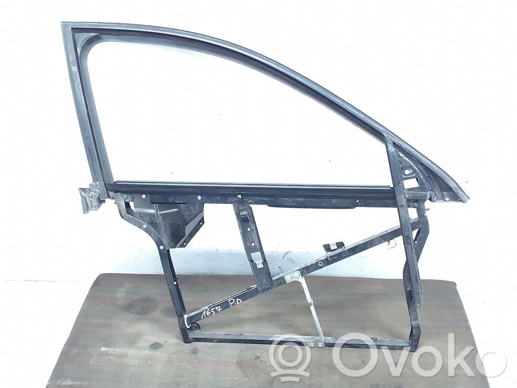 Audi A6 S6 C5 4B Ramka szyby drzwi przednich 