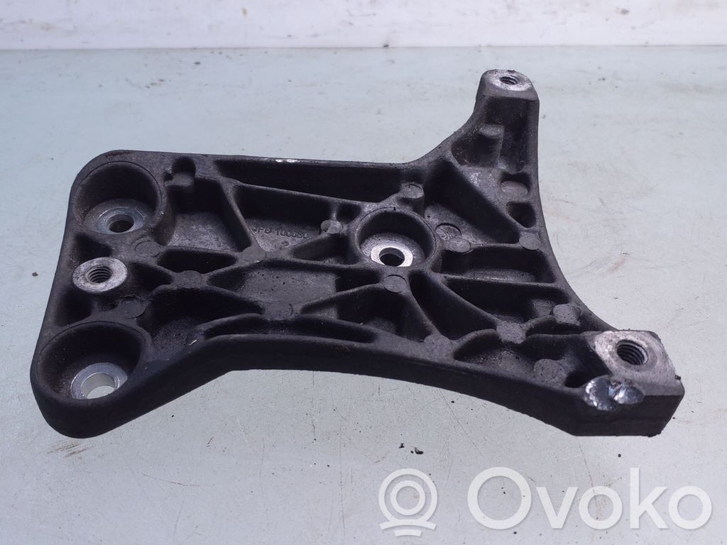 Land Rover Freelander Engine mounting bracket 