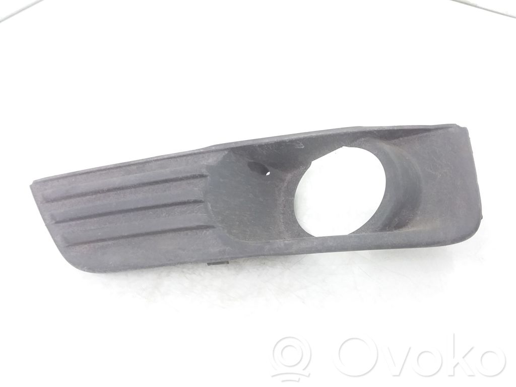 Ford Focus Rejilla inferior del parachoques delantero