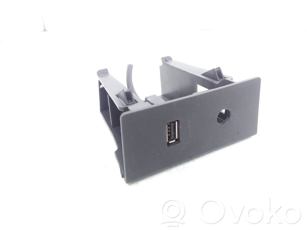 Ford Focus Enchufe conector USB 