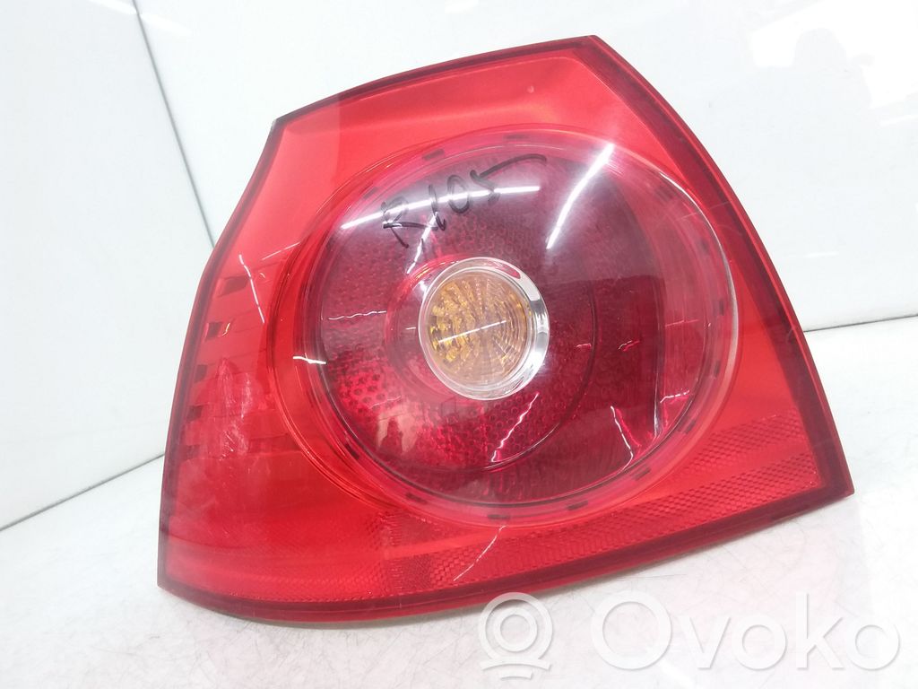 Volkswagen Golf V Luci posteriori