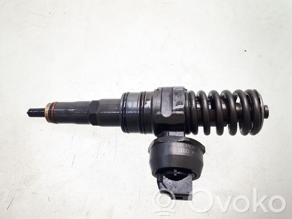 Inyector de combustible   038130073AG,0414720215