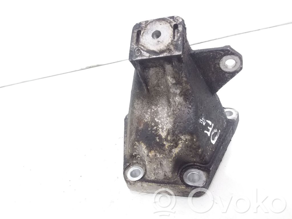 Engine mounting bracket   4B0199306B,4B0199308D