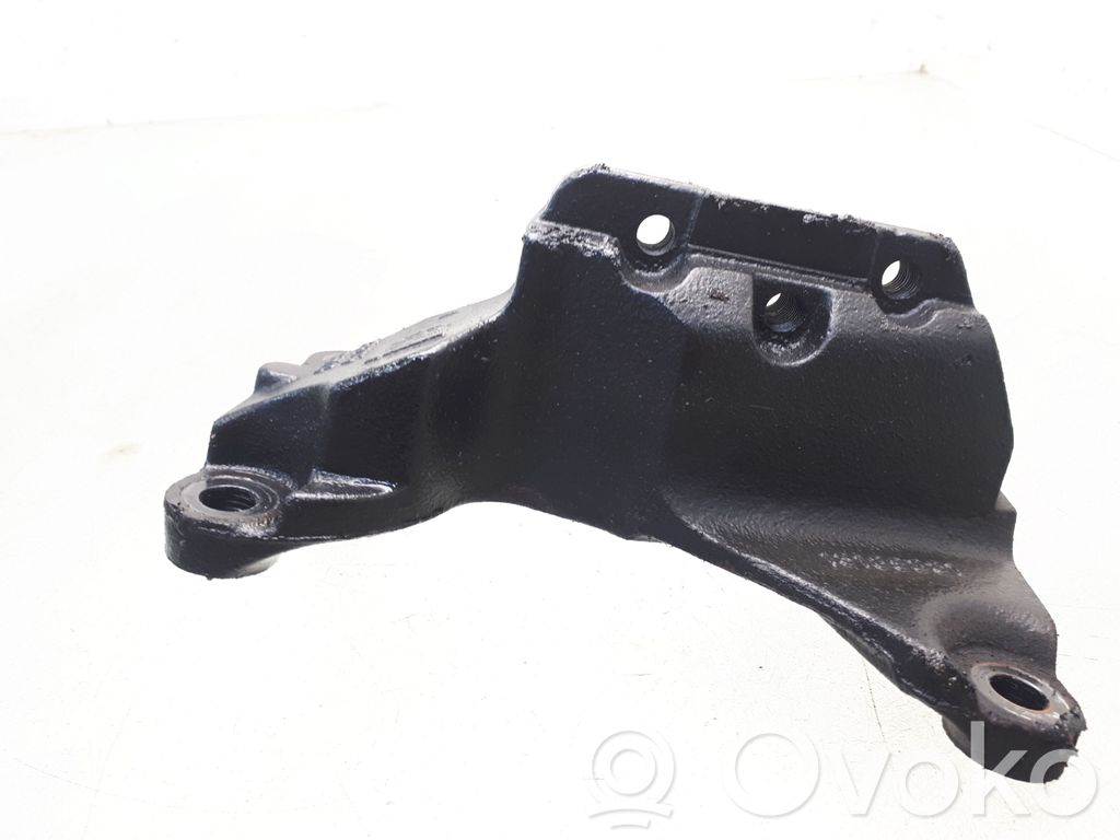 Opel Zafira B Engine mounting bracket 