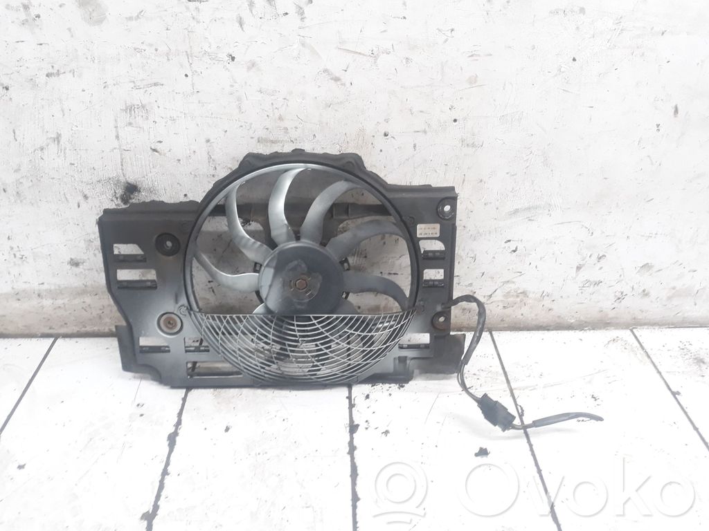 BMW 5 E39 Elektrisks radiatoru ventilators 
