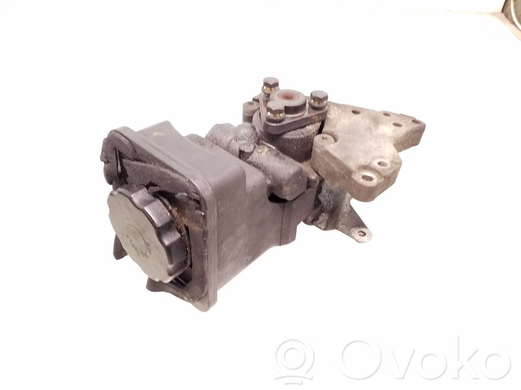 BMW 5 E39 Power steering pump 