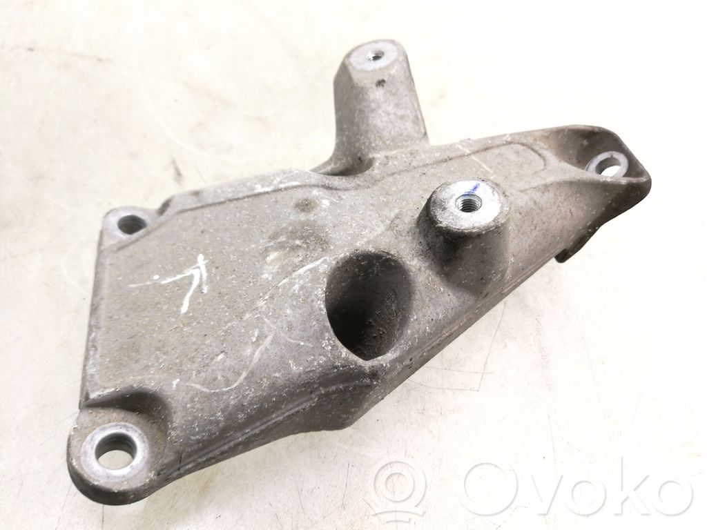Halterung Lager Motor   6776529,2216776529
