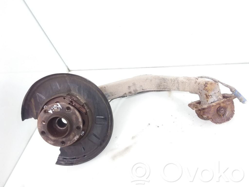 BMW X3 E83 Aizmugurē riteņa rumbas vārpstas šarnīrs (stupica, capfa) 