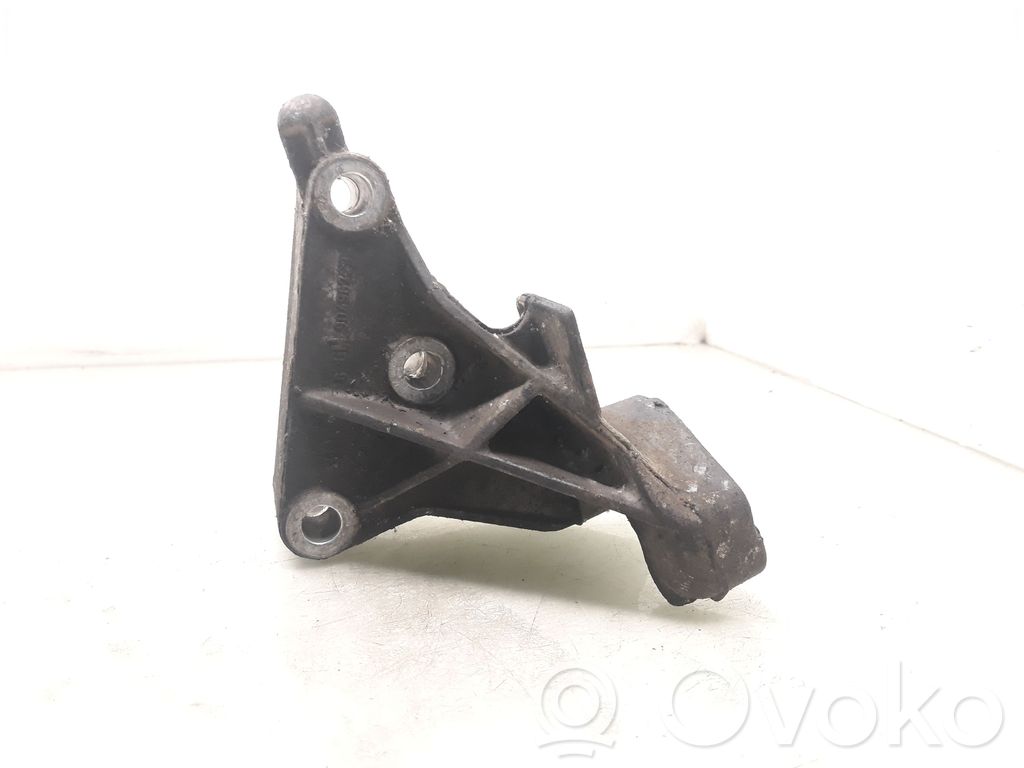 Opel Vectra B Engine mounting bracket 