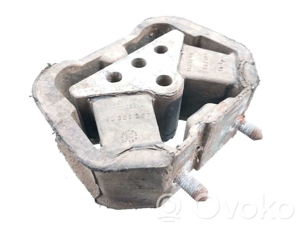 Engine mount bracket   90305277
