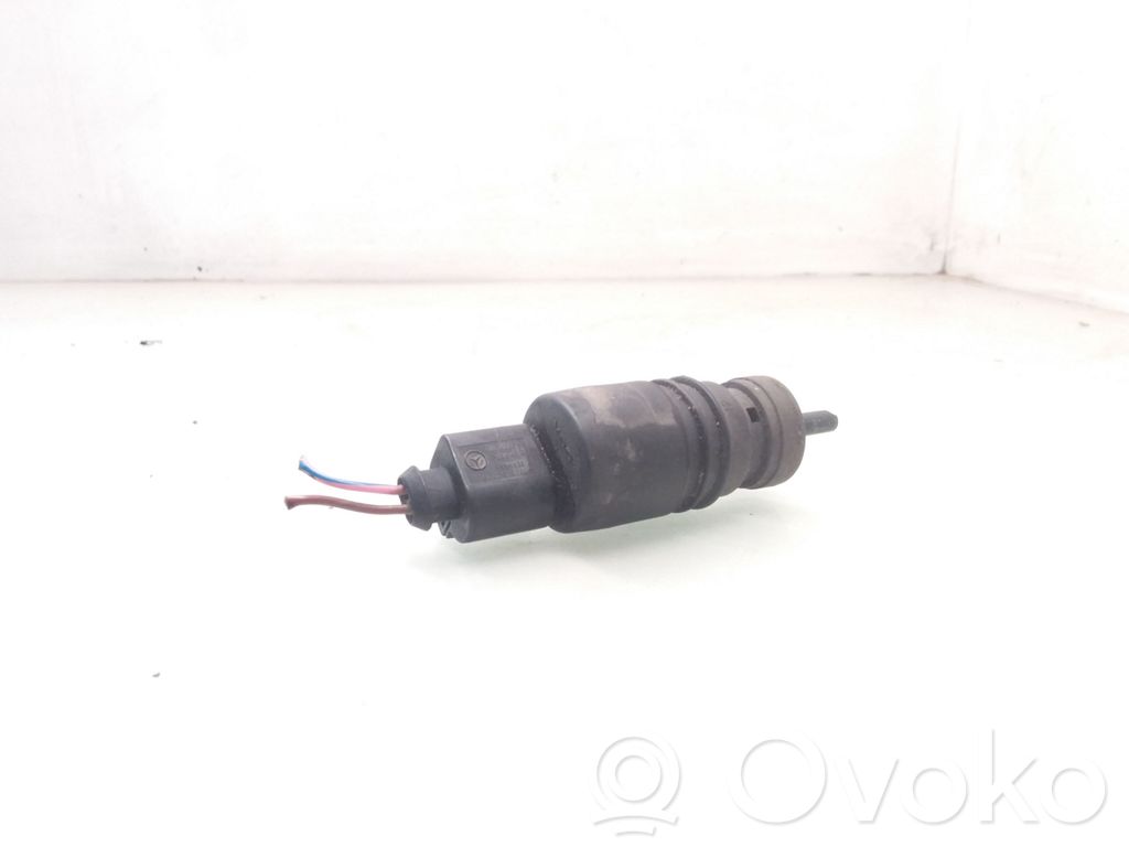 Mercedes-Benz CLS C219 Windscreen/windshield washer pump 