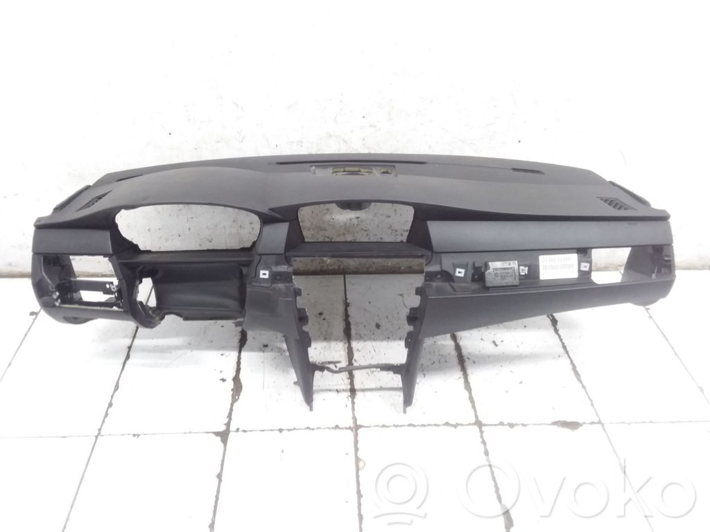 BMW 5 E60 E61 Dashboard 