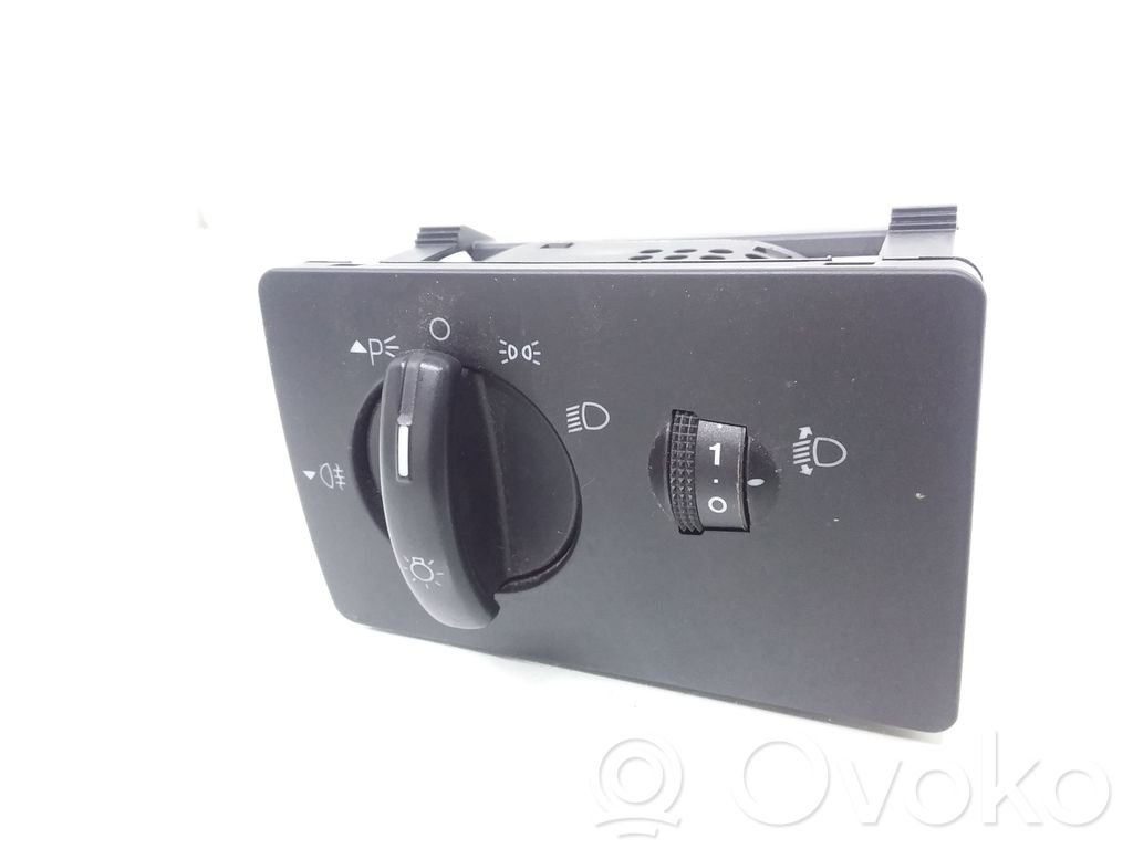 Ford Focus Light switch 