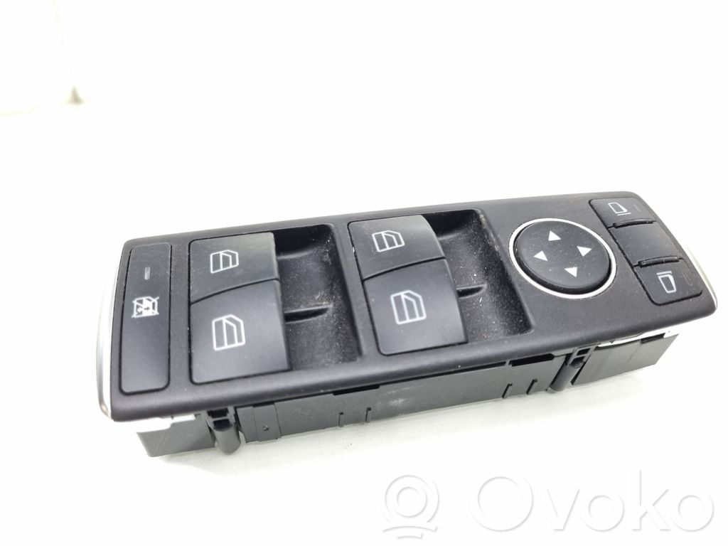 Electric window control switch   A2049055302