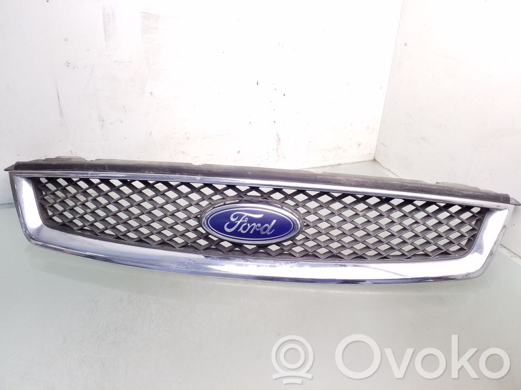 Ford Focus Front bumper upper radiator grill 