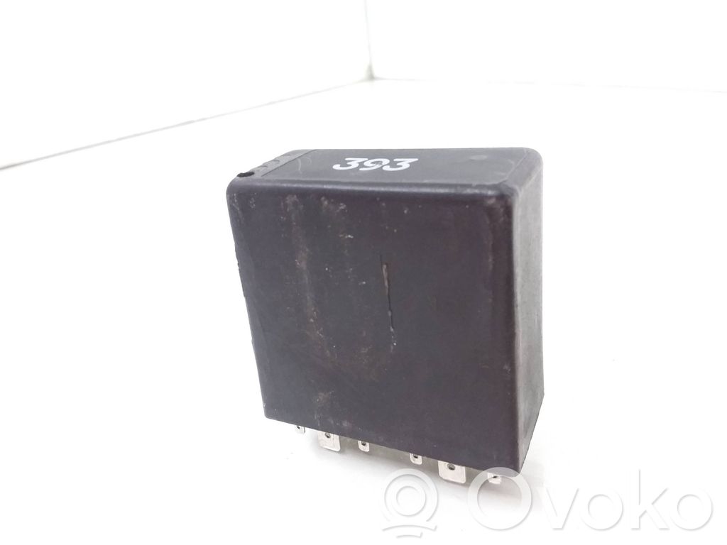 Audi A6 S6 C5 4B Lukturu relejs 