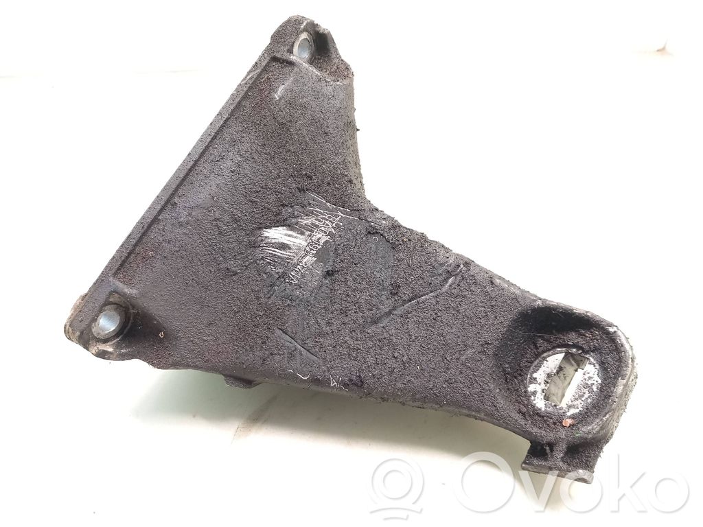 Audi 80 90 S2 B4 Engine mounting bracket 