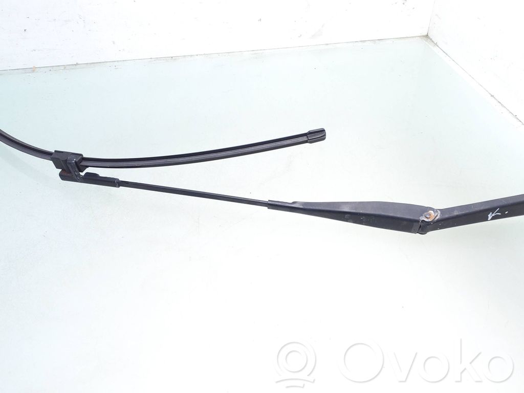 Ford Focus Priekšējā loga tīrītājs 