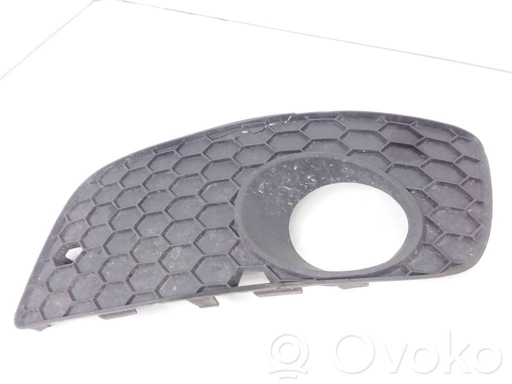 Volkswagen Golf V Front bumper lower grill 