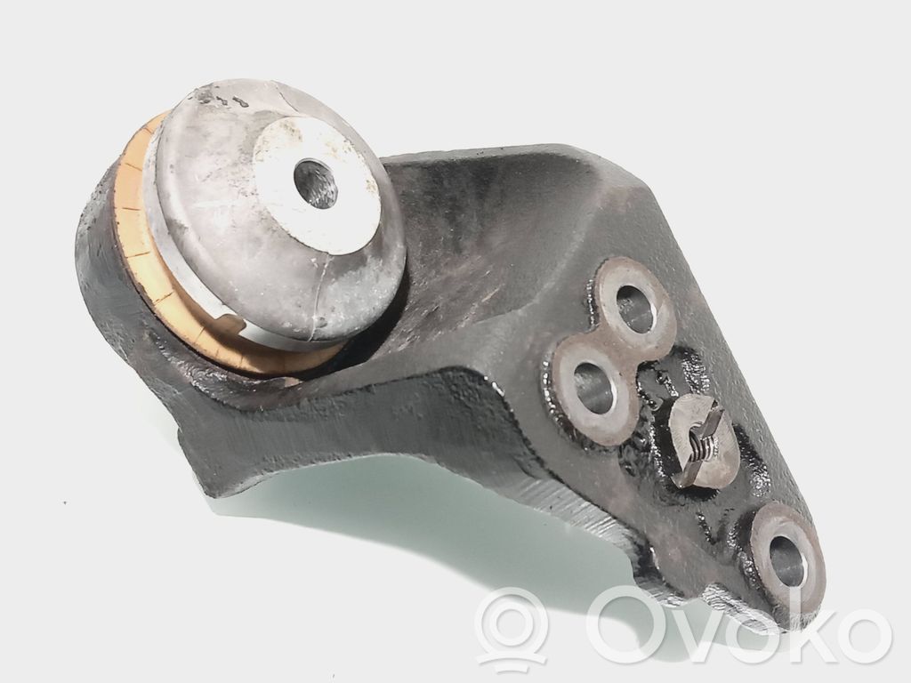 Land Rover Defender Front differential bracket 