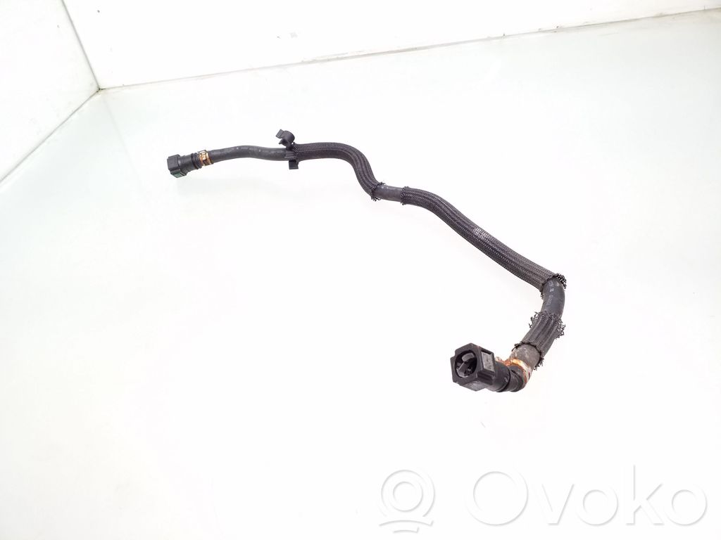 Nissan Pulsar Conductă/furtun lichid de răcire motor 