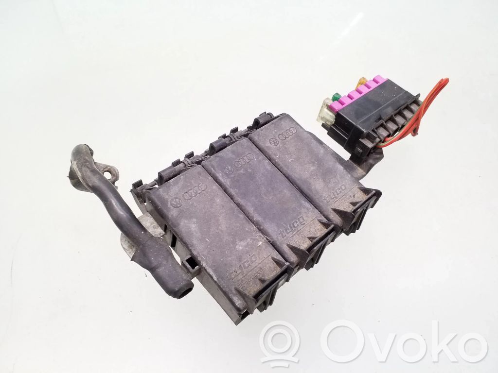 Volkswagen Polo IV 9N3 Saugiklių blokas 