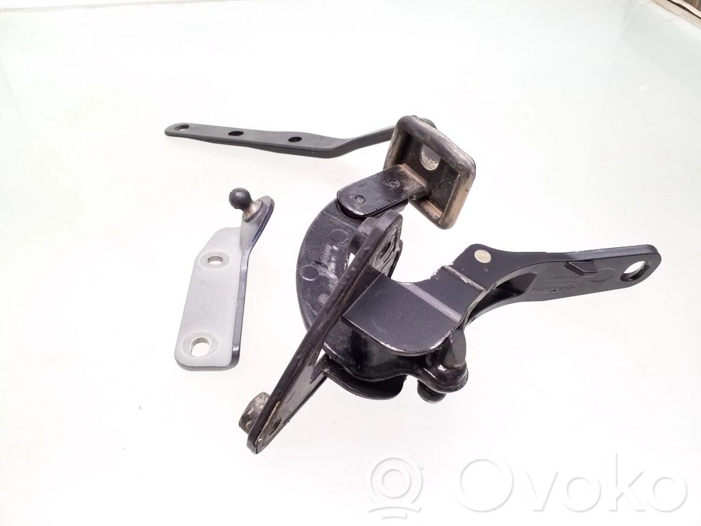 Volvo V70 Tailgate/trunk/boot hinge 