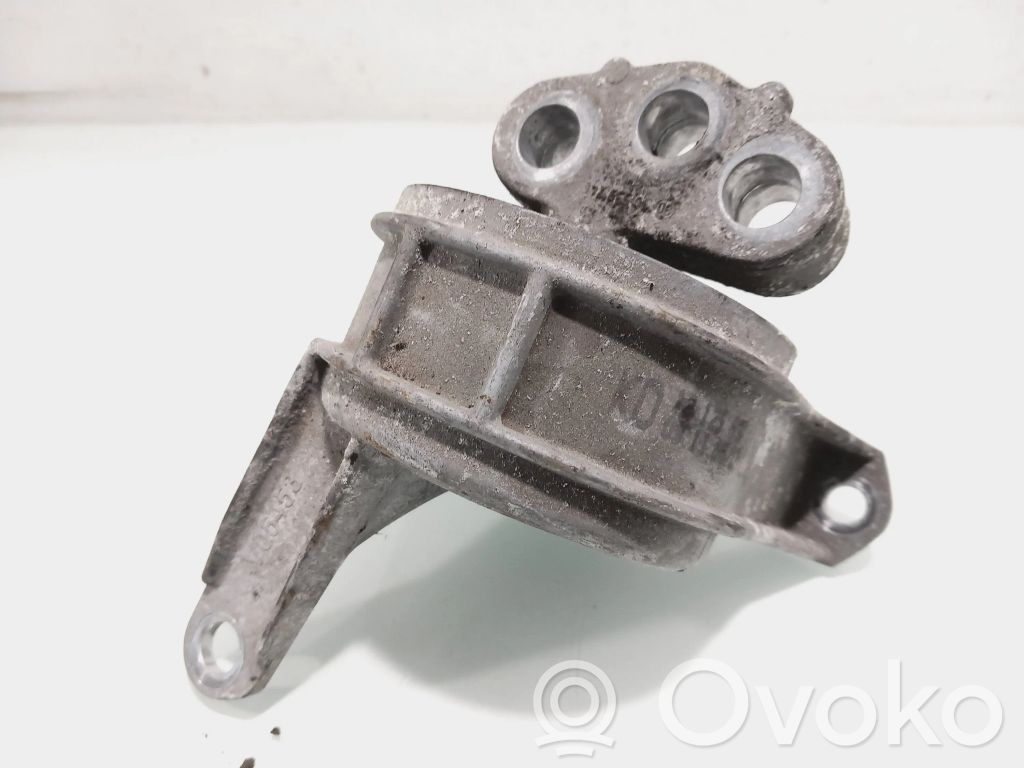 Opel Zafira B Engine mount bracket 