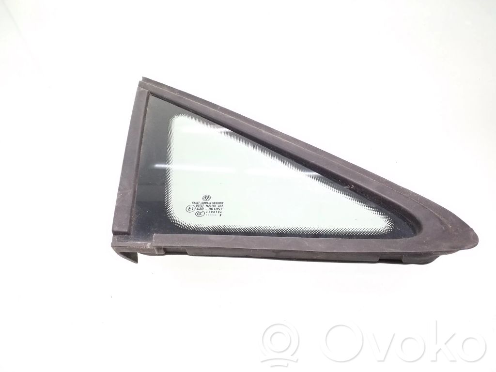 Volkswagen Caddy Front triangle window/glass 