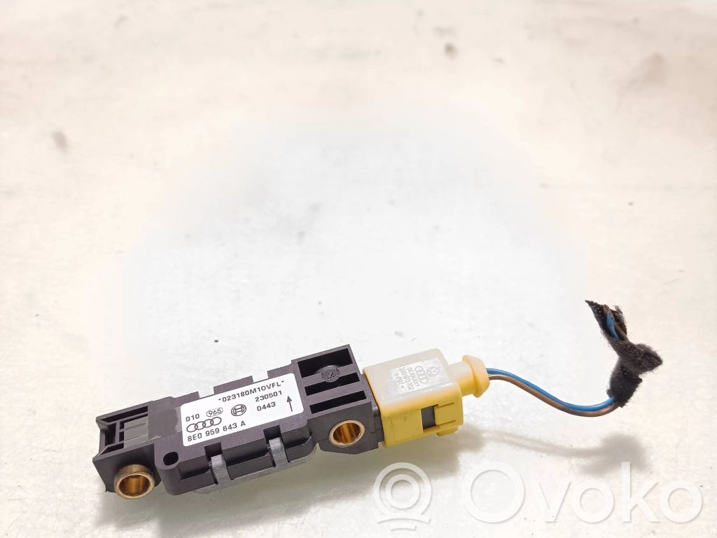 Czujnik uderzenia Airbag   8E0959643A,023180M10VFL