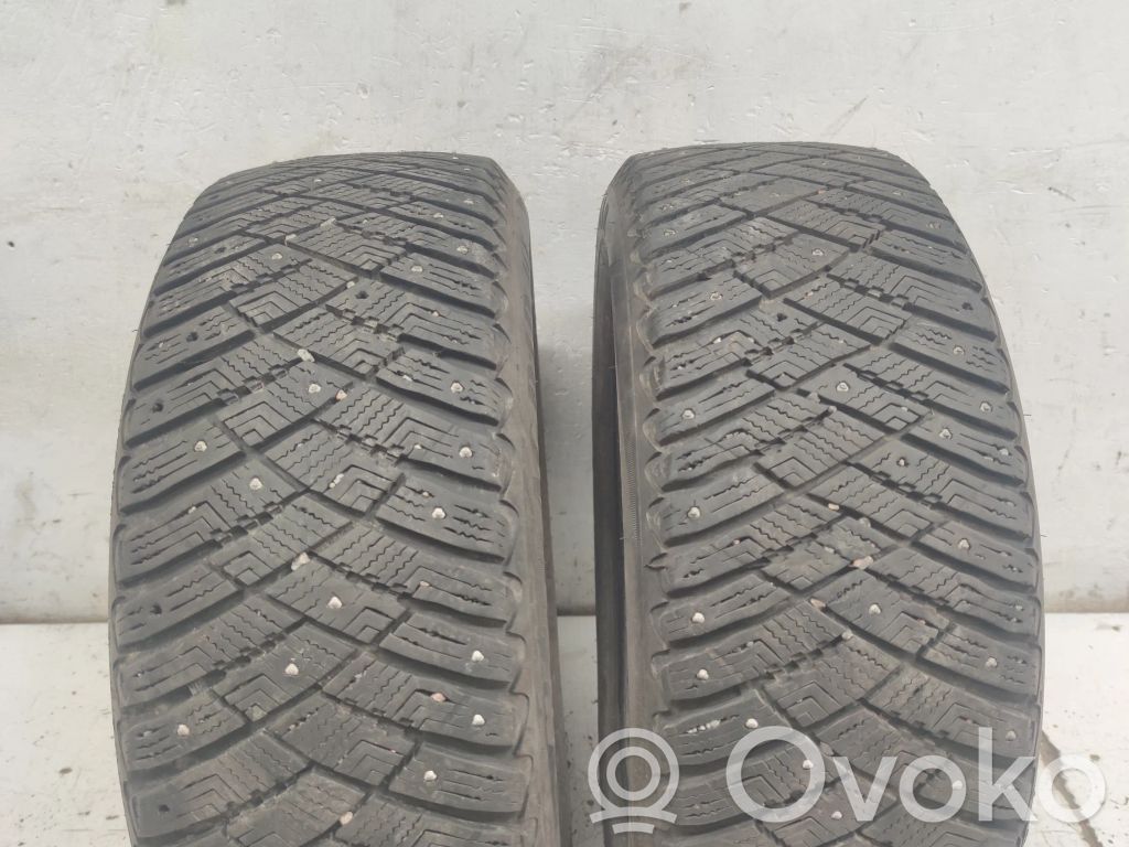 Volkswagen Golf II Anvelope iarnă/zăpadă R17 cu crampoane 