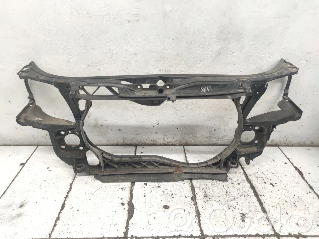 Audi A4 S4 B7 8E 8H Radiatorių panelė 