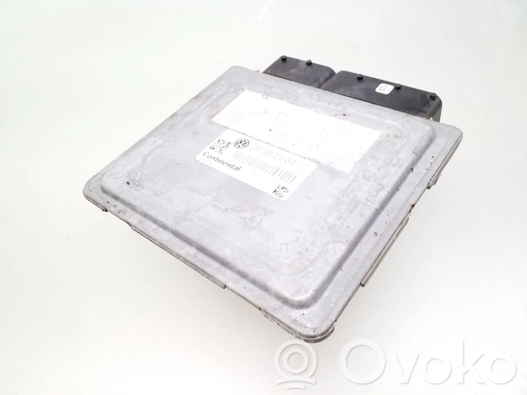 Volkswagen Golf VI Engine control unit/module 